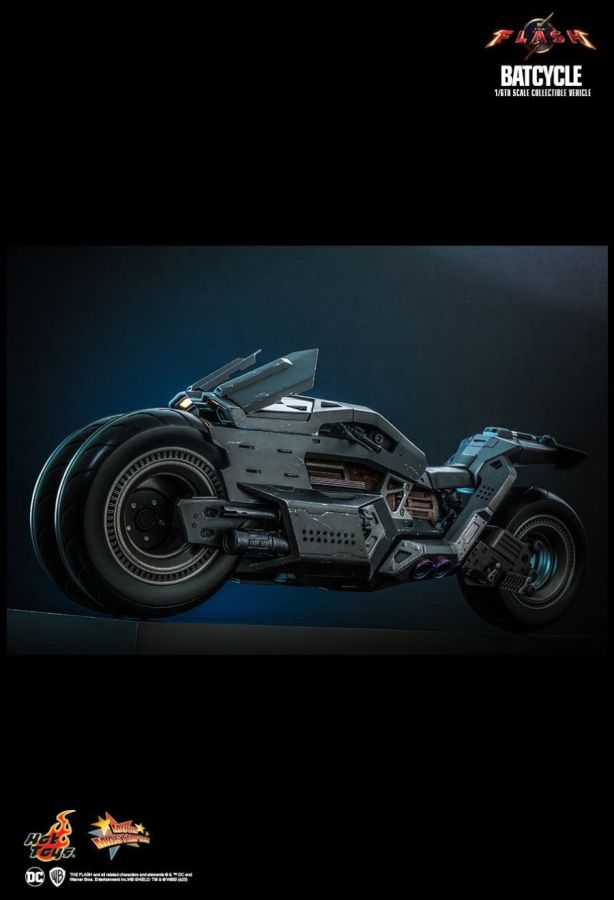 The Flash (2023) - Batcycle 1/6 Scale Collectible Figure [Hot Toys]